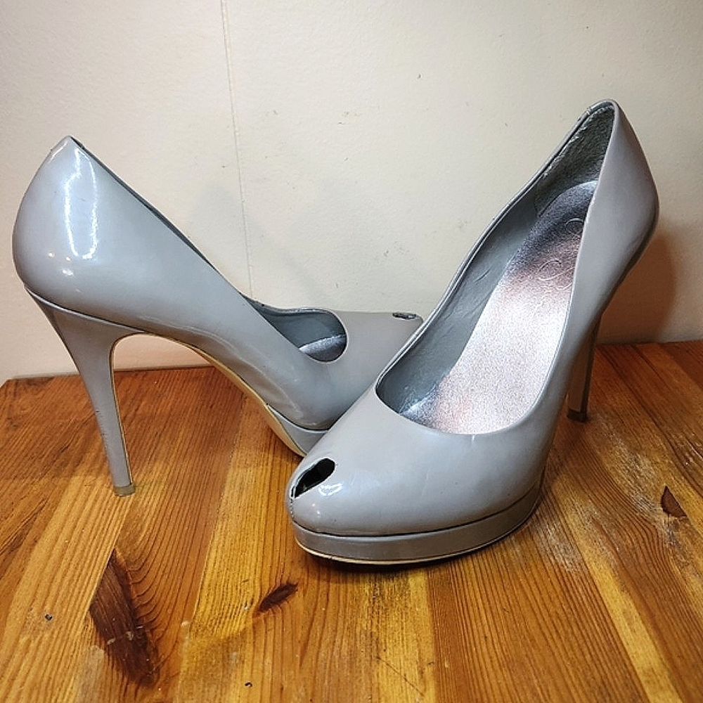 Jessica Simpson Gray Patent Peep-Toe Heels